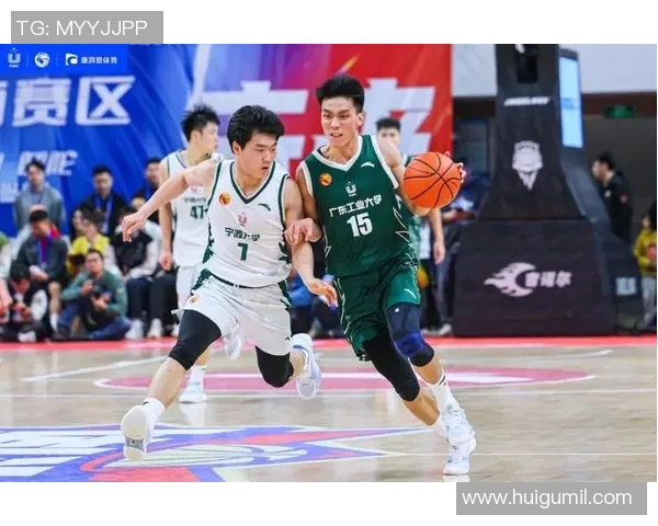 广东篮球联赛精彩对决北京球队全力以赴争夺胜利的激烈战斗 广东篮球联赛精彩对决北京球队全力以赴争夺胜利的激烈战斗