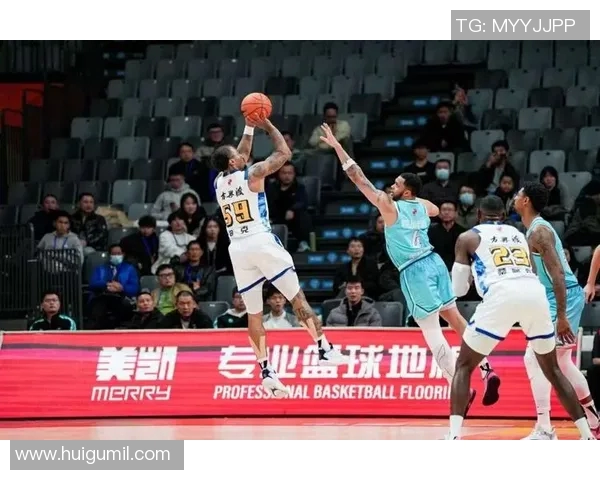 广厦男篮迎战首尔三星全力争胜展现团队实力与拼搏精神 广厦男篮迎战首尔三星全力争胜展现团队实力与拼搏精神